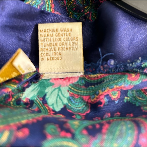 Victoria’s Secret Vintage Gold Label Robe purple Paisley Floral Print Tie Front - Picture 9 of 10